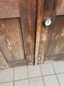 外部木製ドア塗り替え